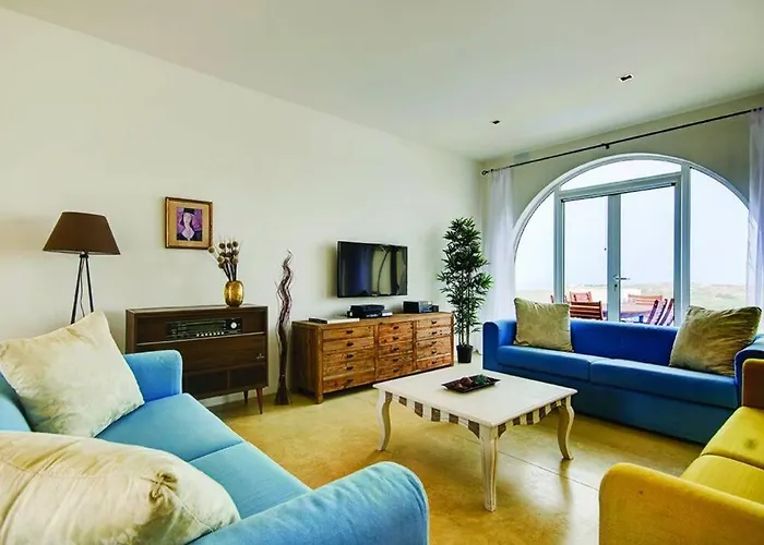 Fifty-four Edge Pool House - Gozo Villa *