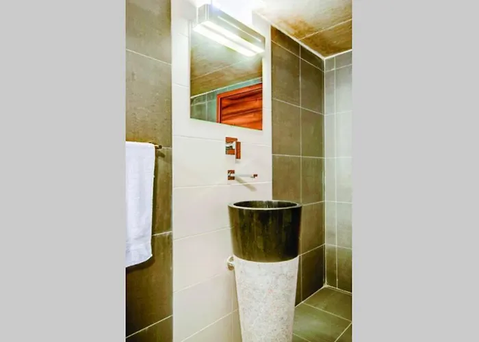 Fifty-four Edge Pool House - Gozo