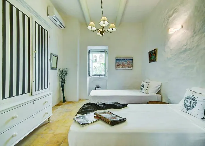 Fifty-four Edge Pool House - Gozo Villa Il-Pergla